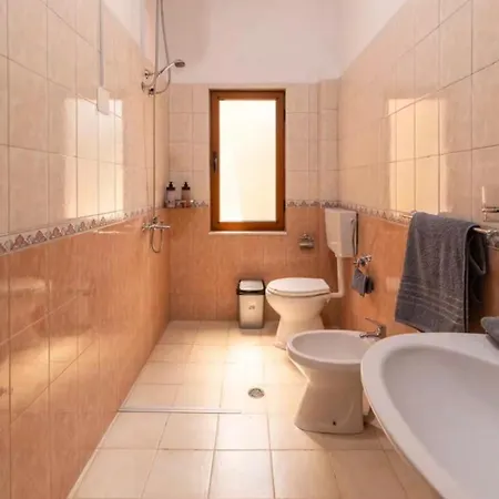 Villa Grand - Free Parking Tirana