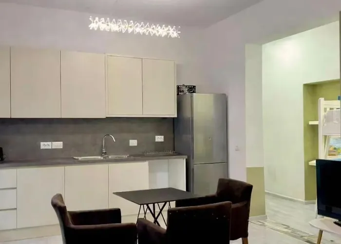 Grand - Free Parking Villa Tirana