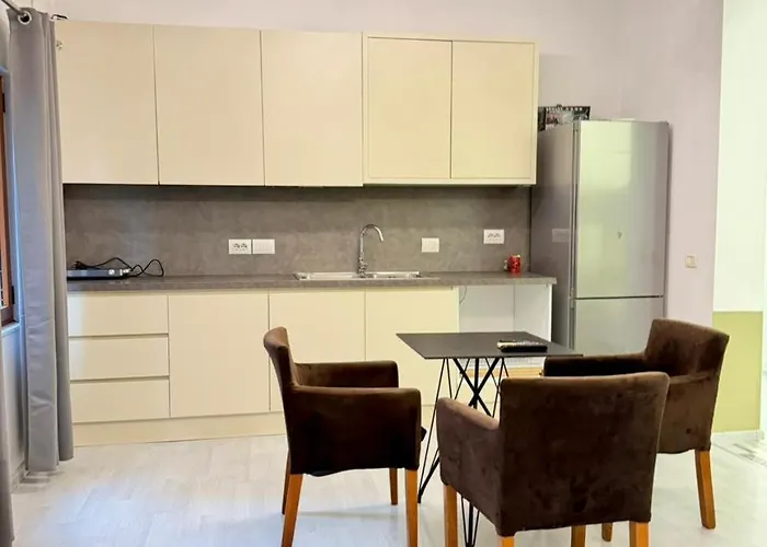 Grand - Free Parking Villa Tirana