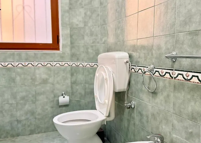 Grand - Free Parking Villa Tirana